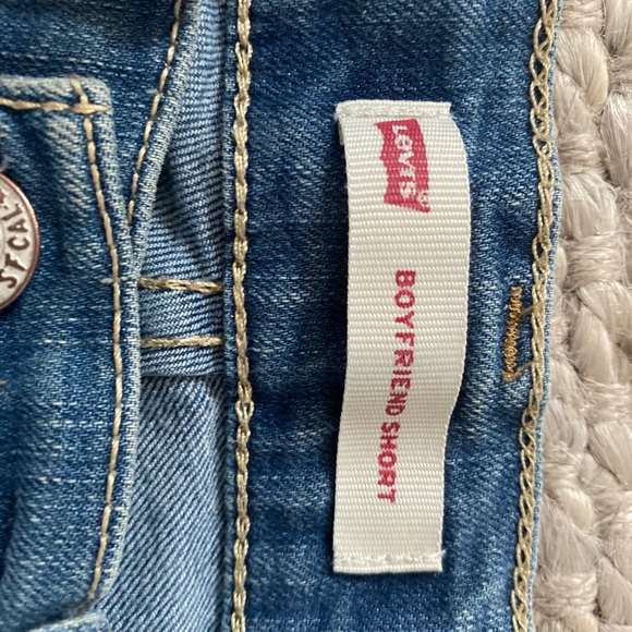 Levi denim shorts - Picture 3 of 4